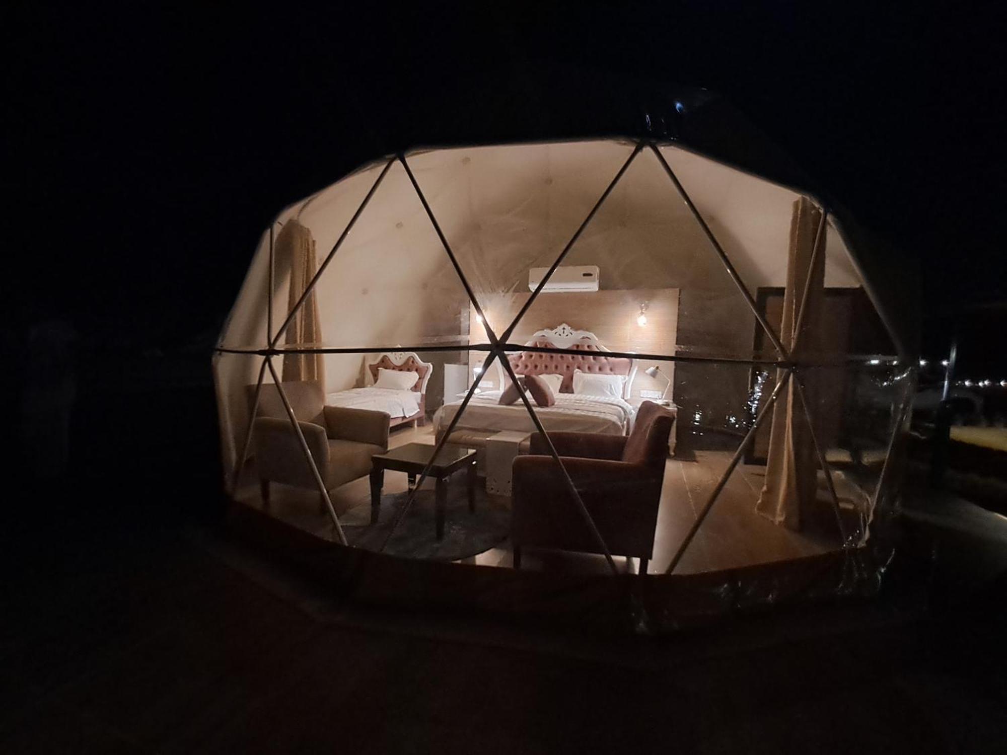 Taj Wadi Rum Camp Екстер'єр фото