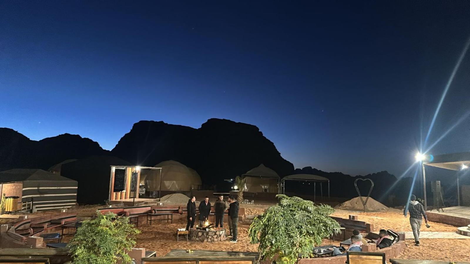 Taj Wadi Rum Camp Екстер'єр фото