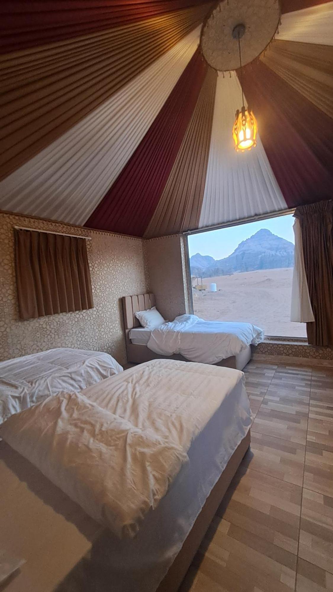 Taj Wadi Rum Camp Екстер'єр фото