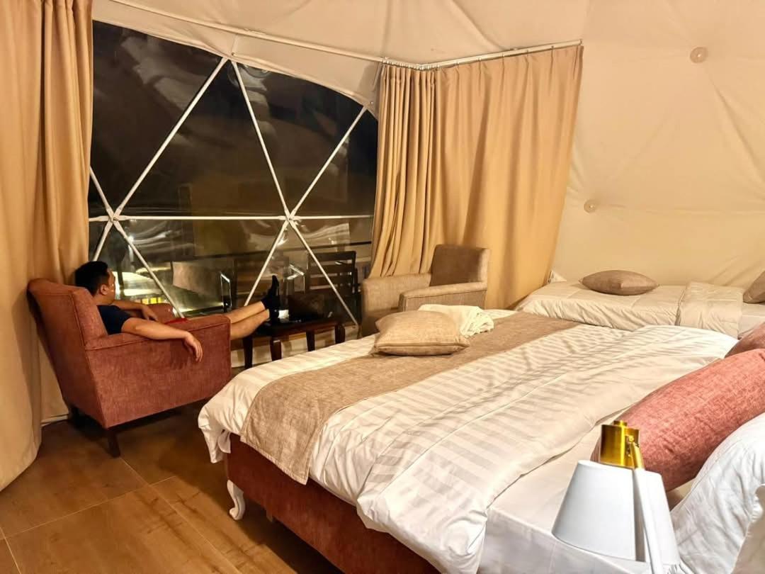 Taj Wadi Rum Camp Екстер'єр фото